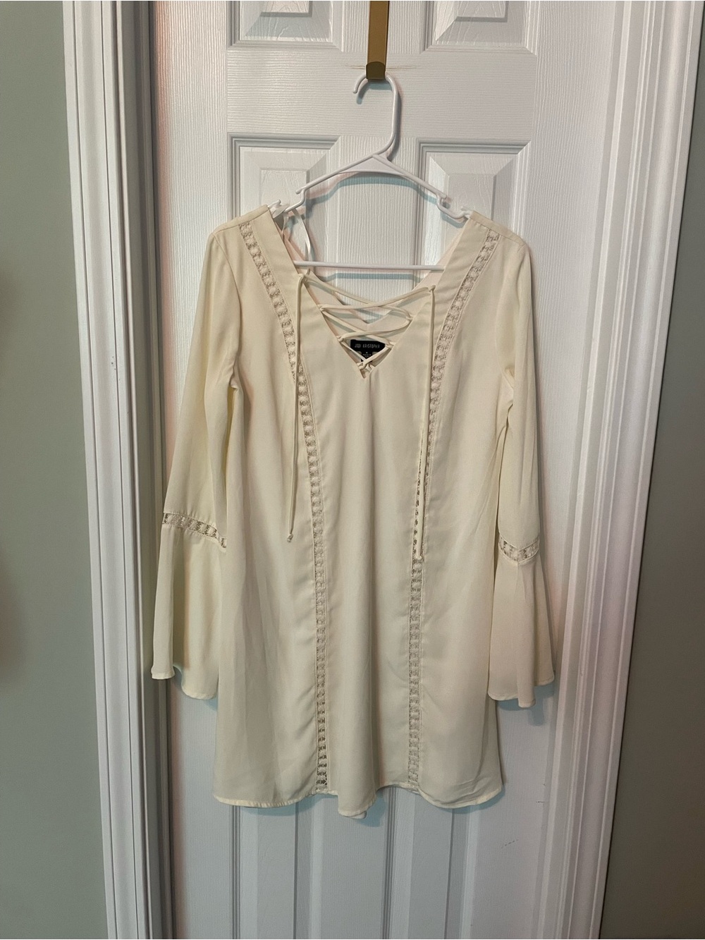 Jodi Kristopher off-white boho mini dress with bell sleeves